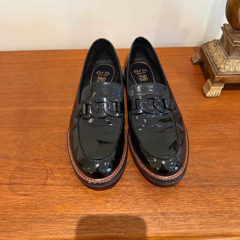 Ara stylish and comfortable patent leather woman’s shoe size 10.5 US - Picture 3 of 7